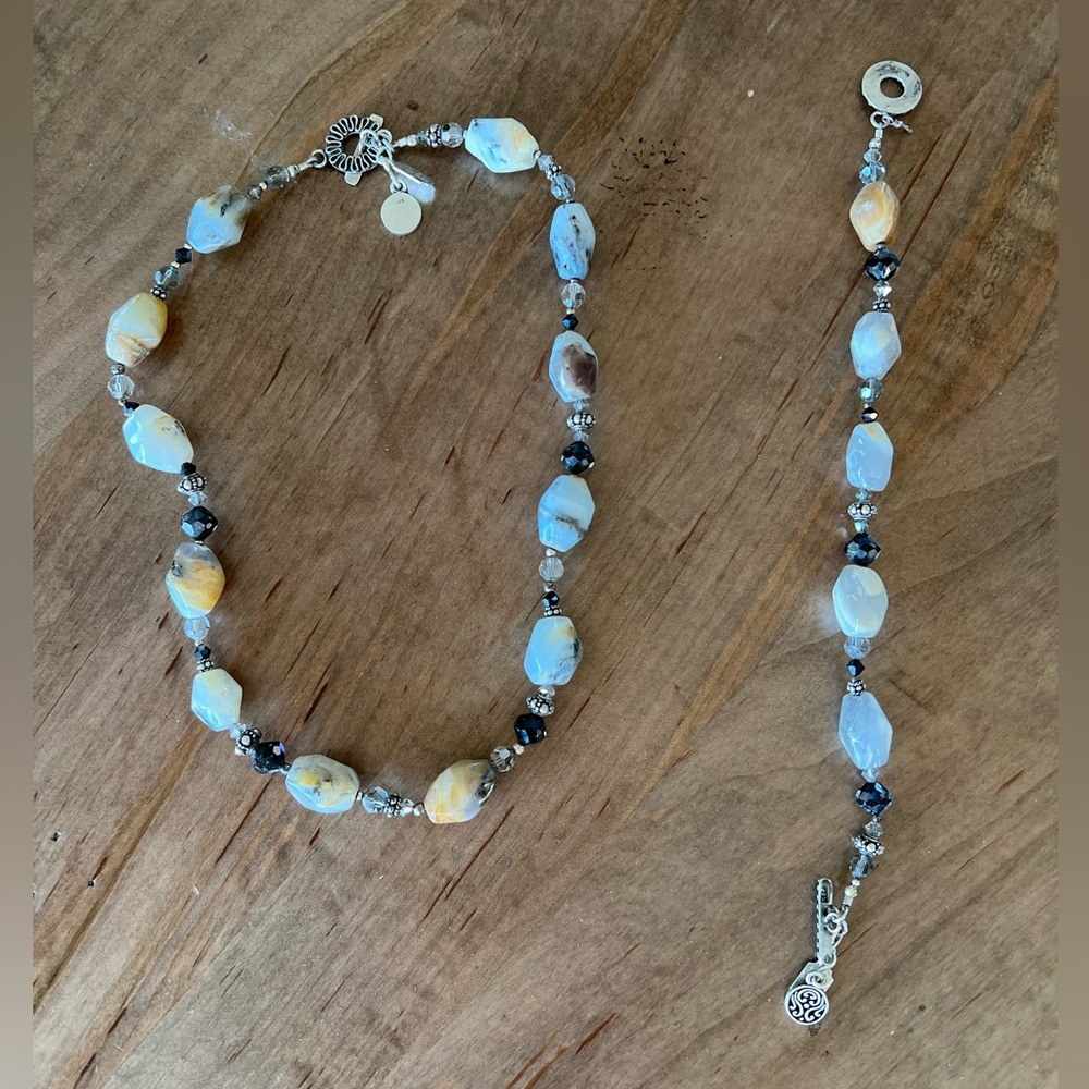 Tres Jolie Necklace & Bracelet Set